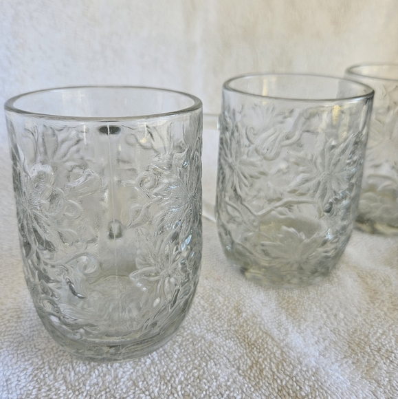 Vintage Princess House Fantasia Clear Crystal Poinsettia 8 Oz Mugs Set of 4 - Picture 5 of 8